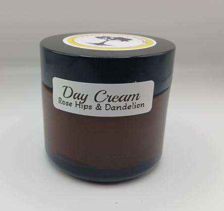 Day Cream - Hydrates Skin, Promotes Youthful Looking Skin, Protects Skin Against the Elements.
